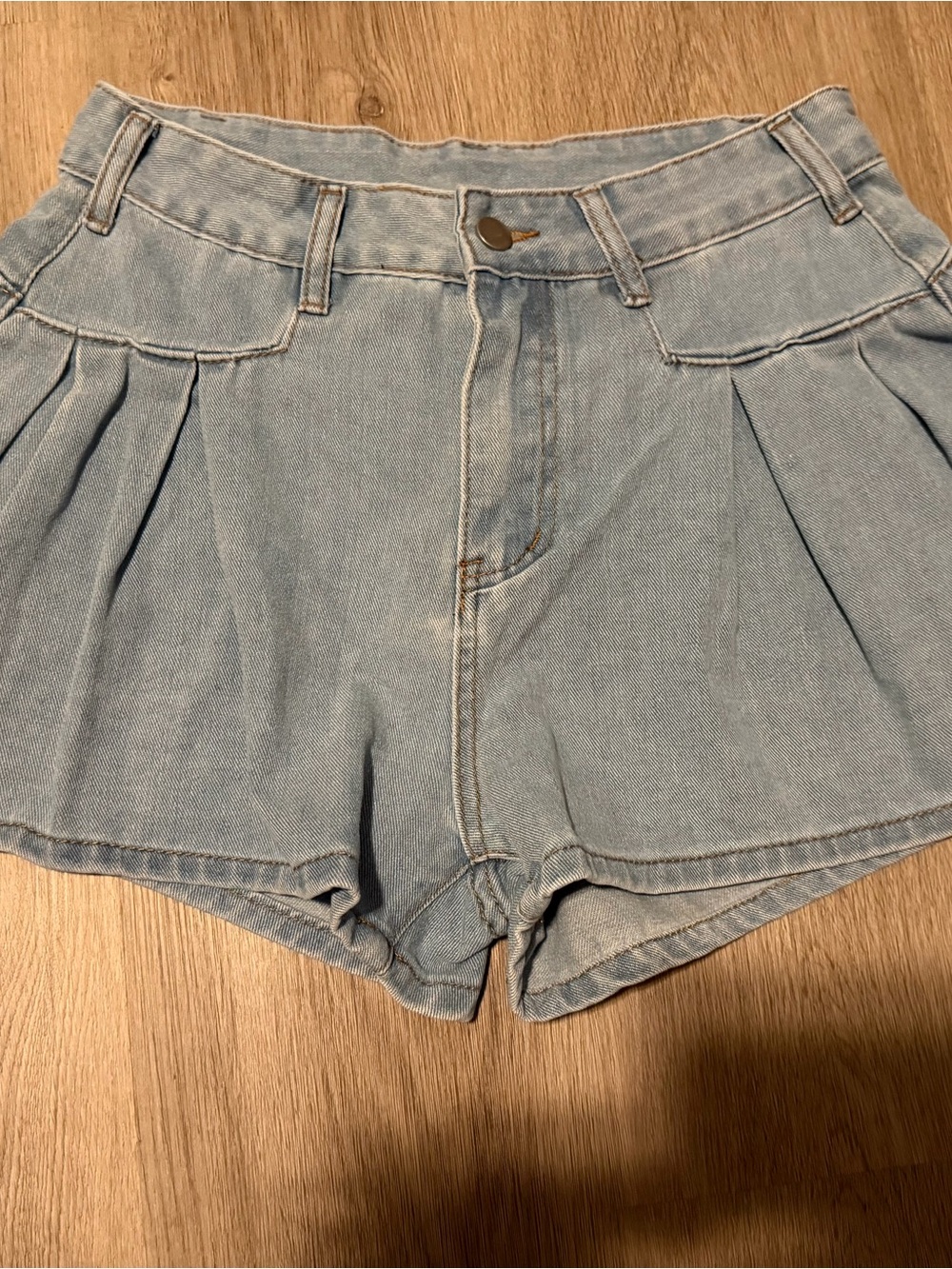 SHEIN Light Blue Pleated High-Waist Denim Shorts